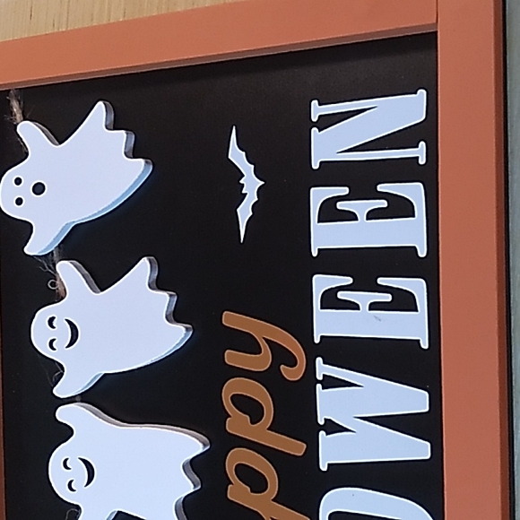 Wooden Happy Halloween Sign w flying ghosts, super cute measures 12 x 8 inches - Picture 5 of 5